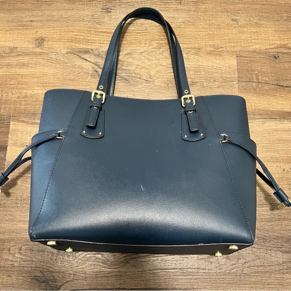 Lightly used Michael Kors Navy Large Bag - Picture 6 of 10